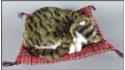Mačka spiaca na vankúši - Veľkosť L - Hnedý